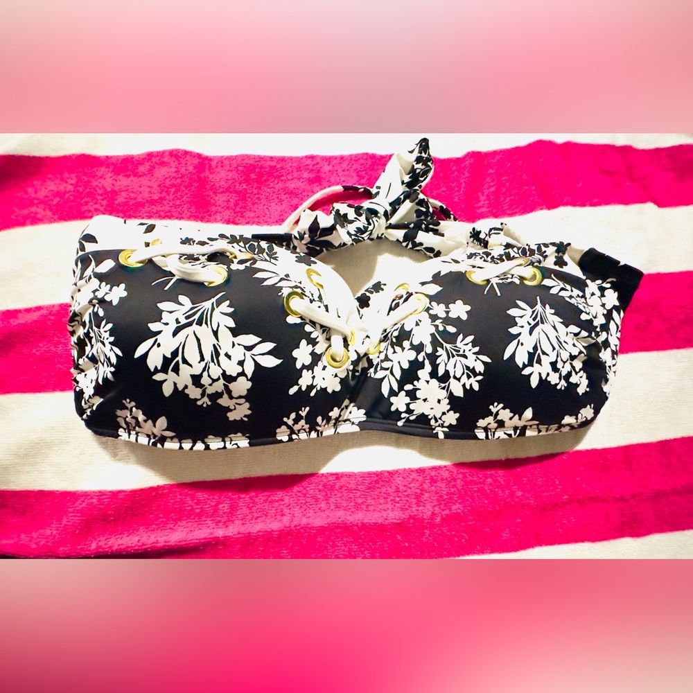 Bar III Black and White Floral Bikini Top